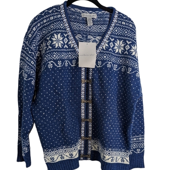 NWT...Northern Isles Wool Blend Sweater with Pewter Clasp..Size XL - Picture 3 of 7